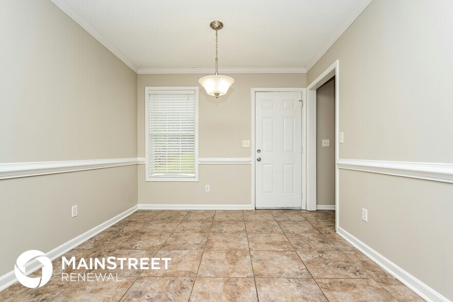 Building Photo - 10253 Commons Crossing