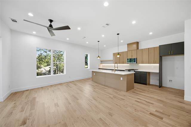 Building Photo - 4605 Belmont Ave