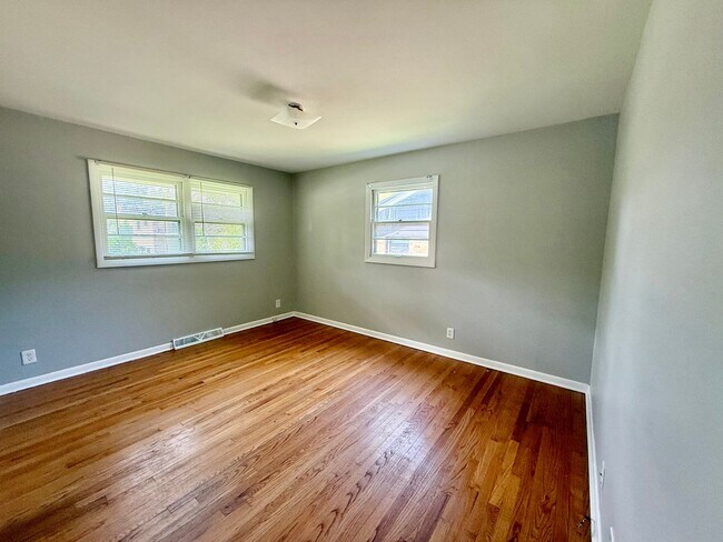 Building Photo - 209 Flintridge Dr