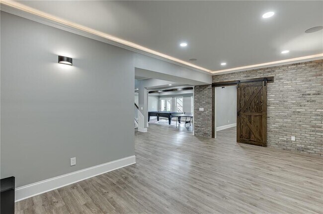 Building Photo - 4612 Grandview Pkwy