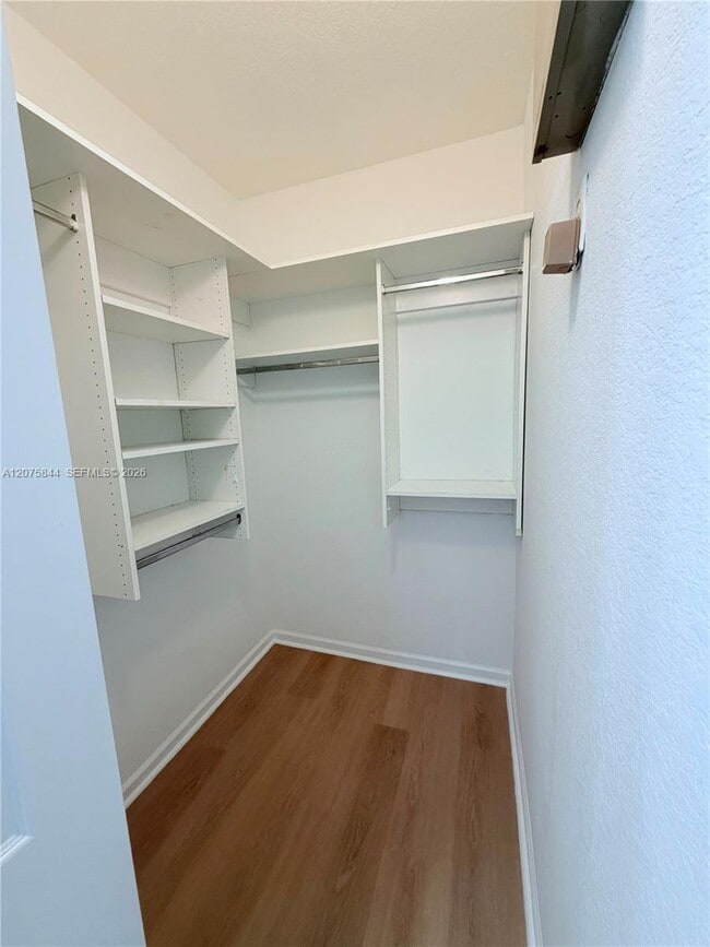 Building Photo - 102 S Santa Catalina Cir