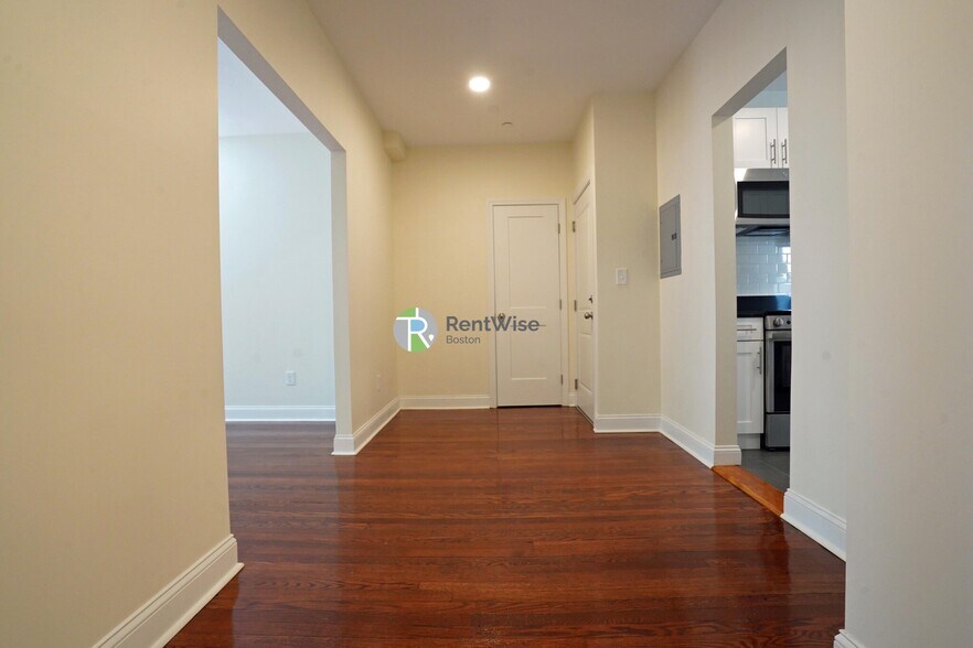 Building Photo - 123 Sutherland Rd
