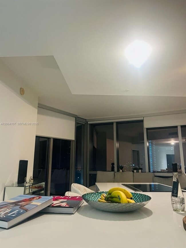 Building Photo - 851 NE 1st Ave