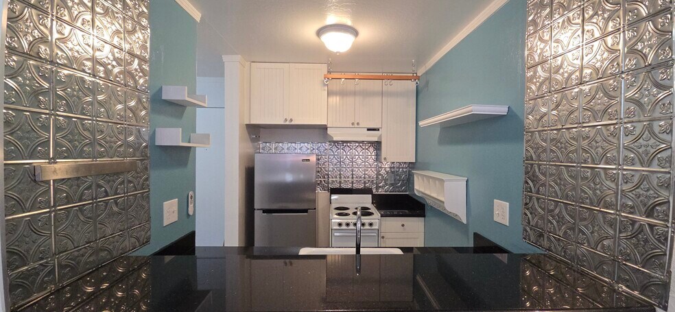 Building Photo - 288 Whitmore St