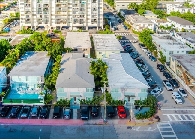 Building Photo - Resort-Style 1-Bedroom Apartment in Prime Miami Beach Location!