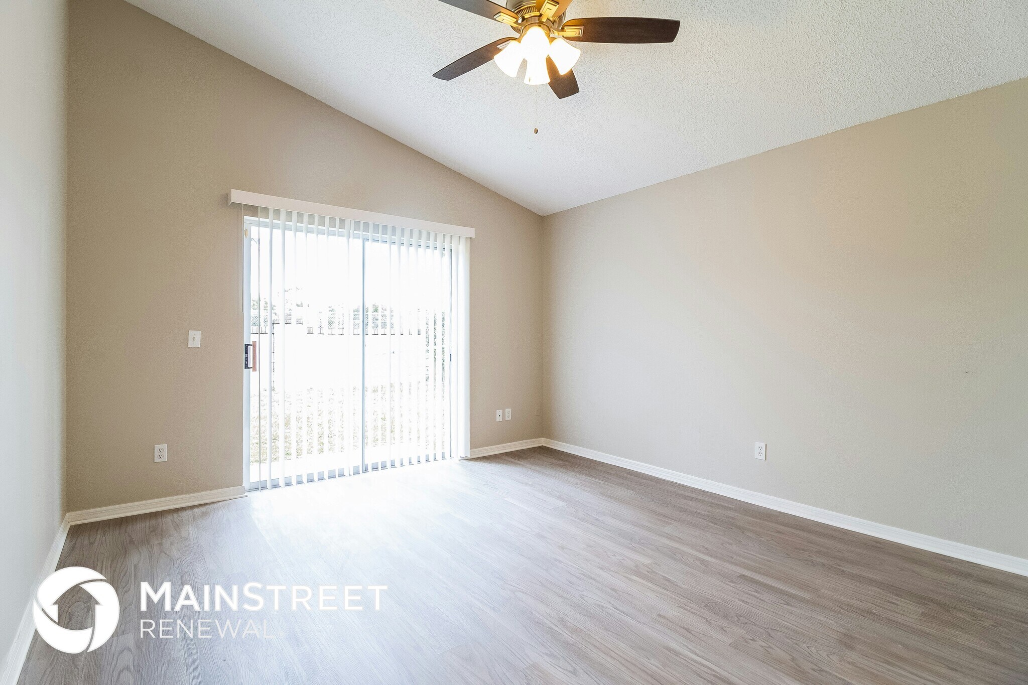 Building Photo - 2826 Delcrest Ct