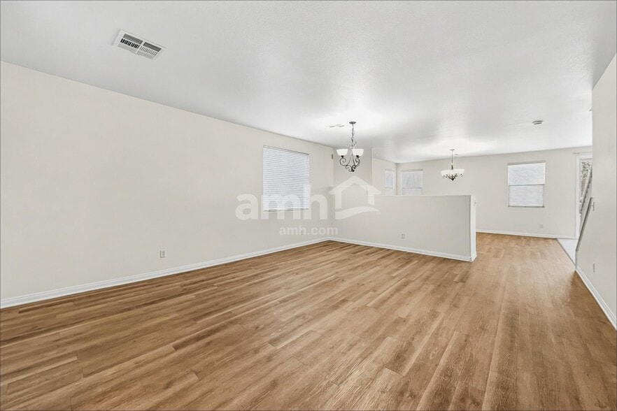 Building Photo - 10432 Wellington Manor Ave