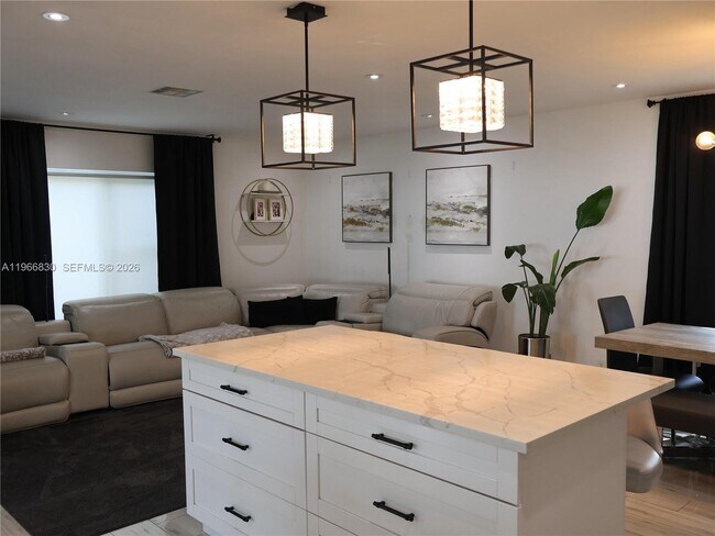 Building Photo - 5505 SW 9th St