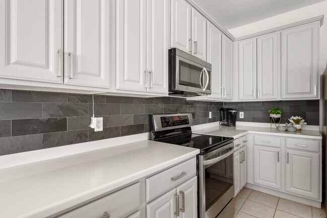 Building Photo - 4/3.5 in Wesley Chapel!