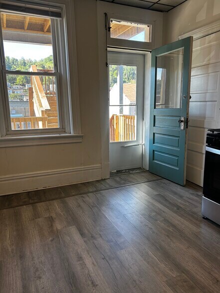 Kitchen - 109 Sedgwick St
