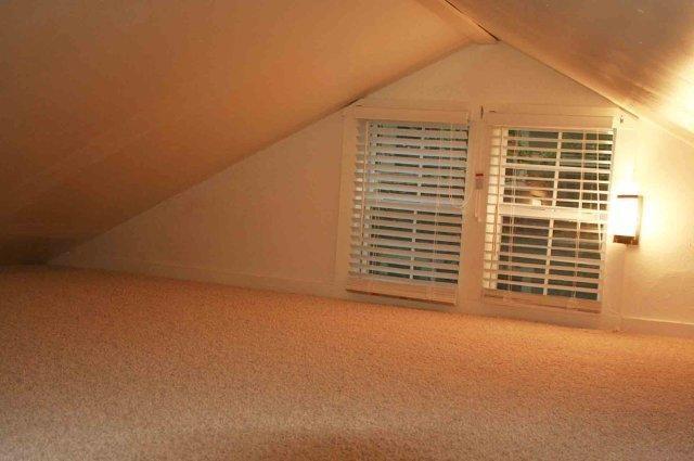 Building Photo - 704 Franklin Blvd