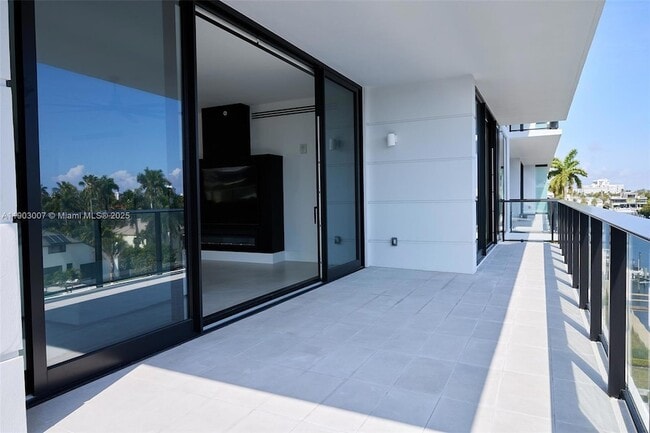 Building Photo - 160 Isle of Venice Dr