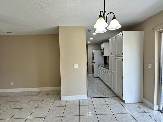 Building Photo - 27 W Country Cove Way