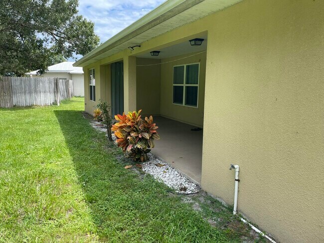 Building Photo - 6311 Ale Ct