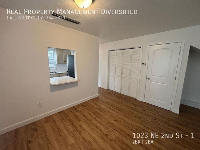 Building Photo - 1023 NE 2nd St