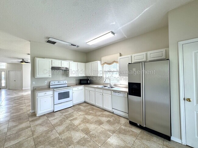 Building Photo - 450 Casting Ct