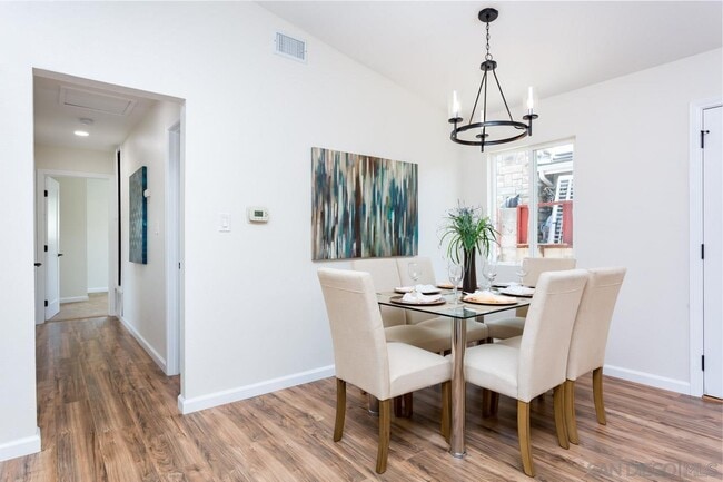 Building Photo - 534 Jeffree St