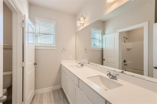 Building Photo - 2412 Freshwater Ln