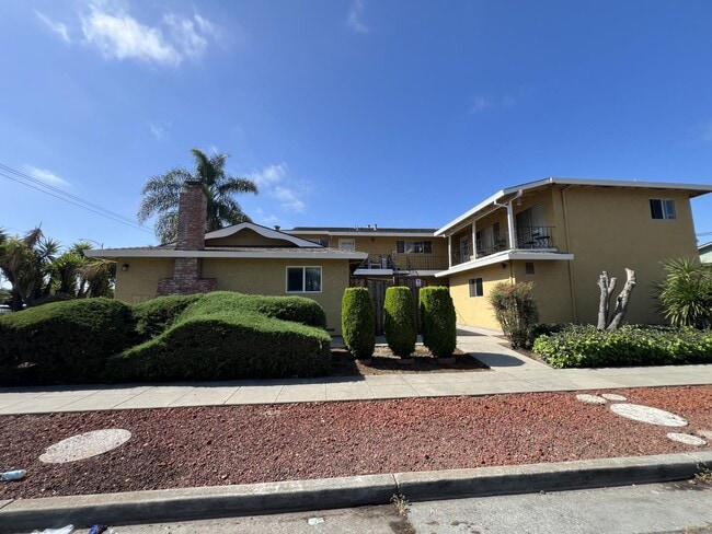Building Photo - 1281 Saratoga Ave