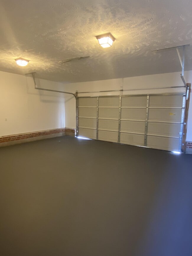 Building Photo - 3808 Raider Ct