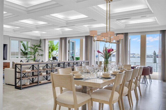 Building Photo - 1949 Harbourview Dr