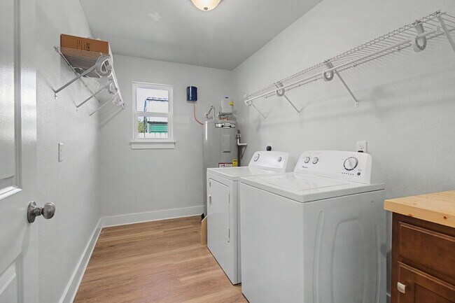 Building Photo - 5230 Richburg St