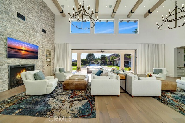 Building Photo - 2037 Delphine Ln