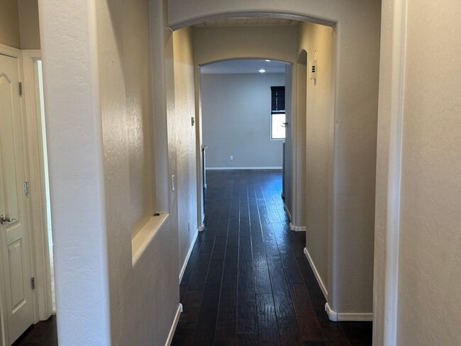 Building Photo - This is a great home located in Seville