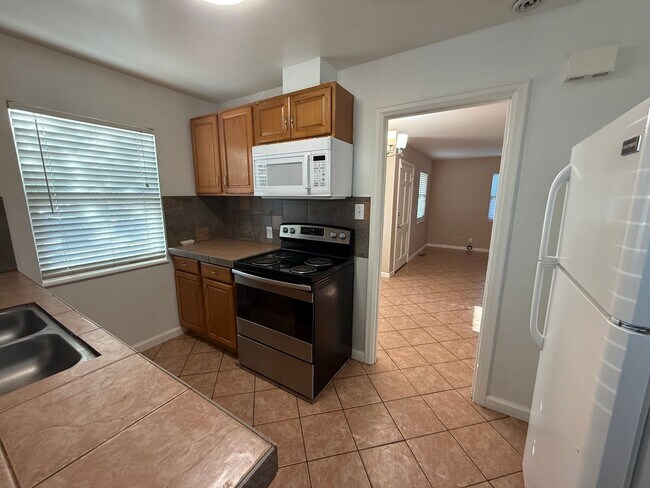 Building Photo - Cozy & Stylish Home Near Anschutz