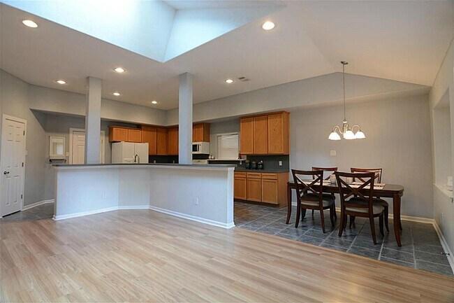 Building Photo - 21606 Glenbranch Dr