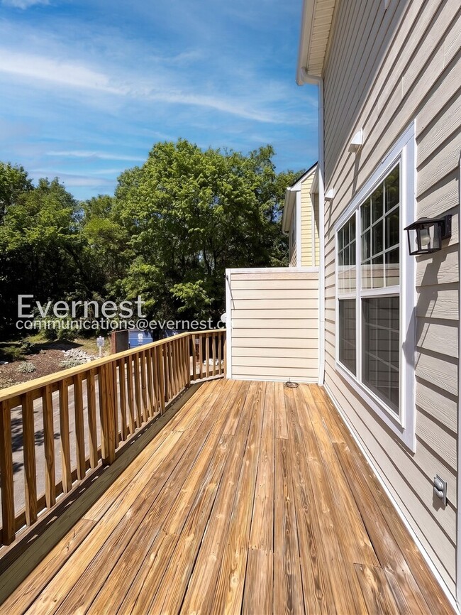 Building Photo - 7222 Althorp Way