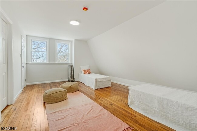Building Photo - 211 Hillside Ave
