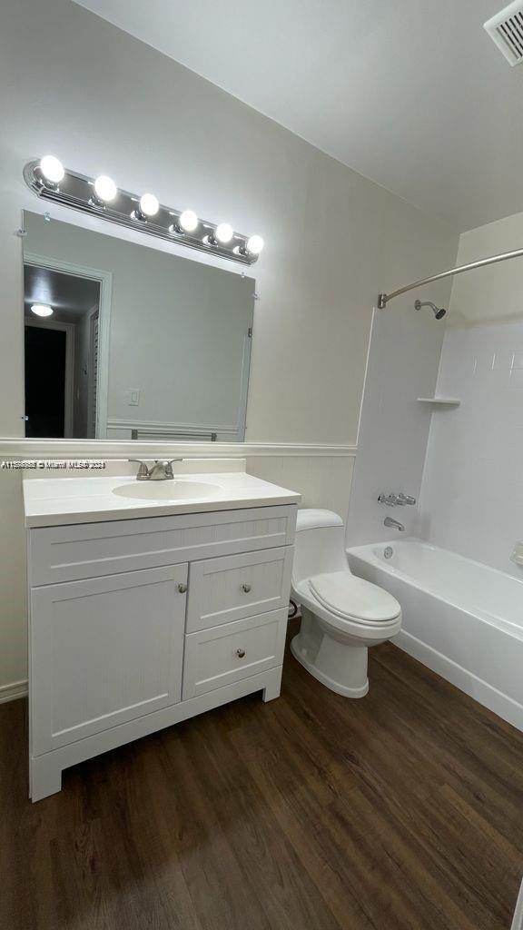 Building Photo - 7851 Miller Dr