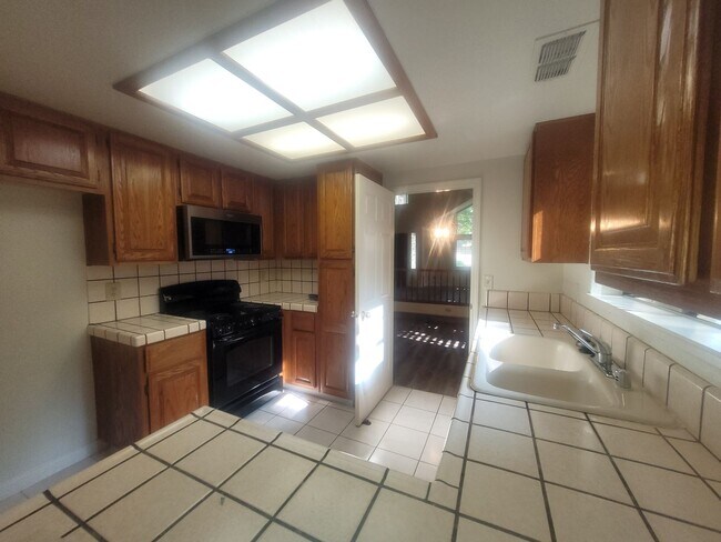 Building Photo - Gated community along American River Drive