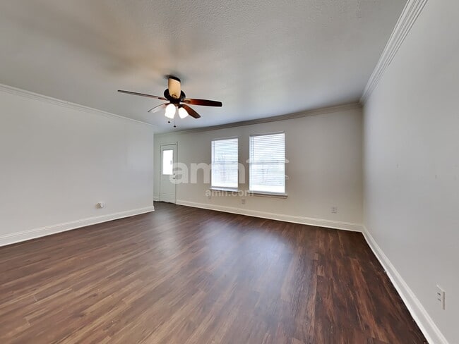 Building Photo - 12513 Shine Ave