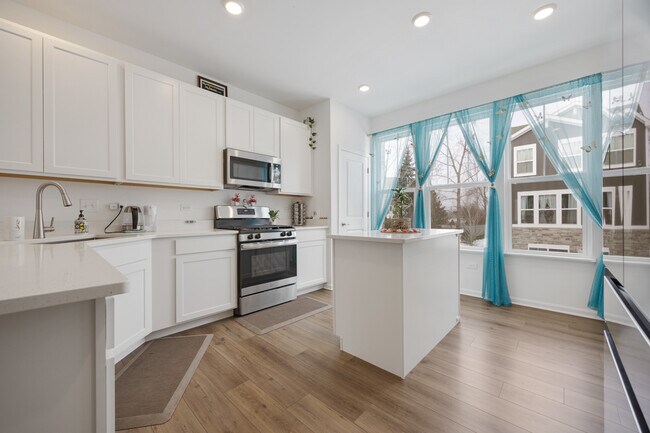 Building Photo - 620 Wolverine Dr