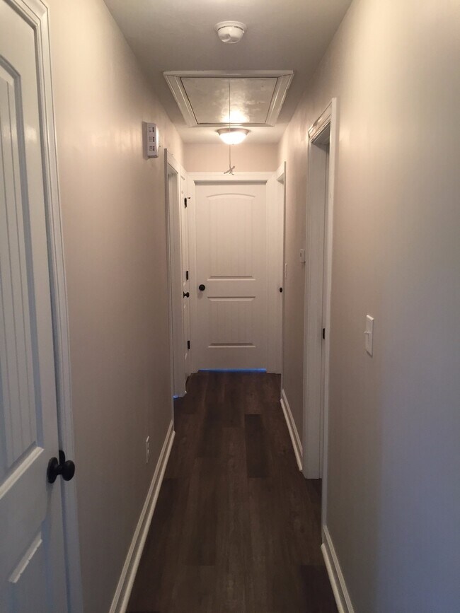 Building Photo - 1359 Newmantown Rd