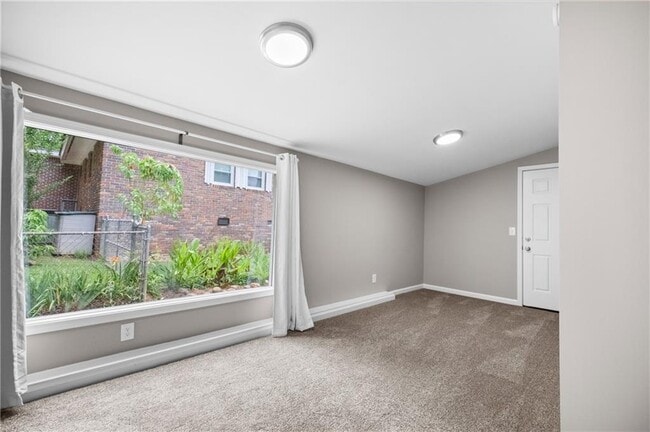 Building Photo - 2179 Beech Valley Dr