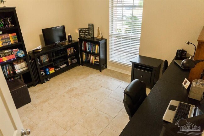 Building Photo - 5341 English Oak Dr
