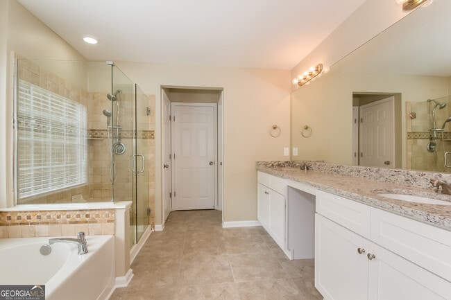 Building Photo - 3180 Elmendorf Dr NW