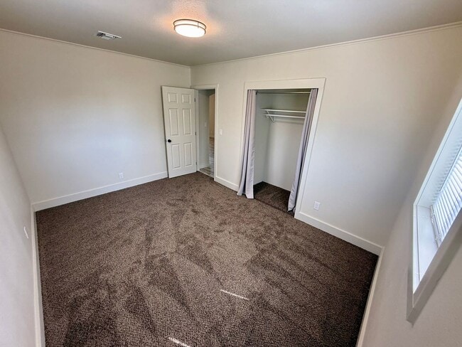 Building Photo - FULLY REMODELED 3 bedroom 1 bath Rental