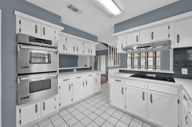Building Photo - 27110 Jimmy Ln