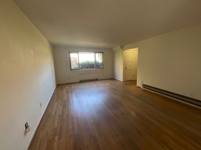 Building Photo - Charming 1 Bed, 1 Bath Condo in Orchard Te...