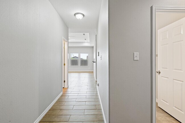 Building Photo - 306 Javier Dr