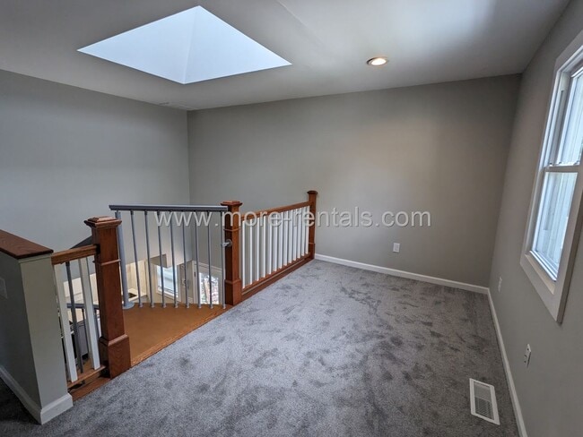 Building Photo - Updated German Village house area with attached garage