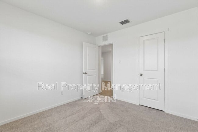 Building Photo - 216 Asterwood Ln