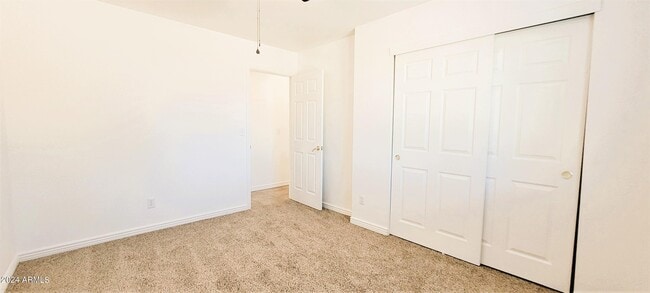 Building Photo - 220 S Paloma