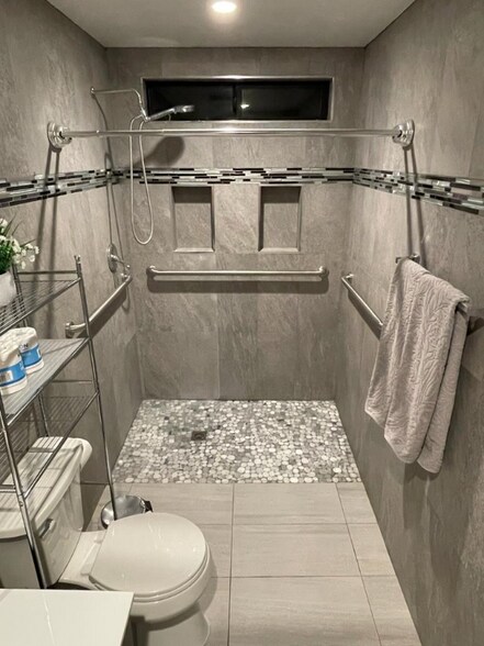 Building Photo - 24201 Highlander Rd