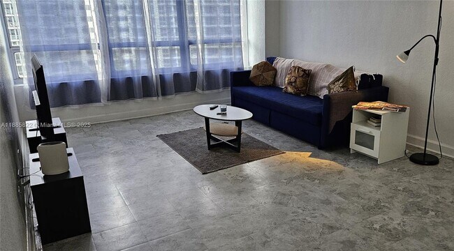 Building Photo - 1500 Bay Rd