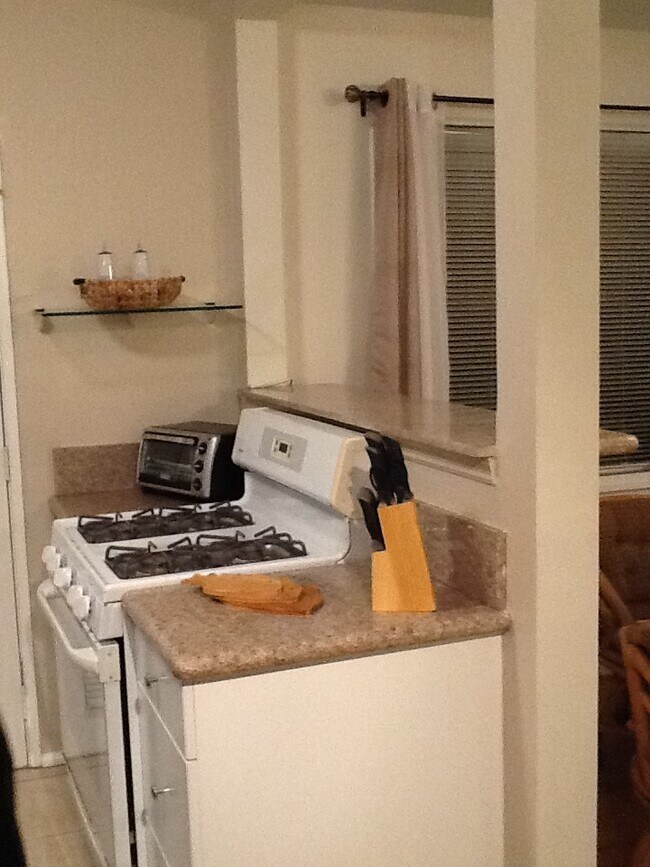 Building Photo - 536 39th W St